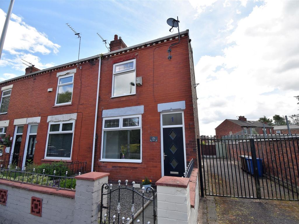2 bed end terrace house for sale in Crosby Street, Atherton, Manchester