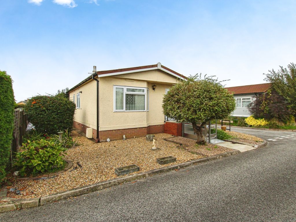 2 bed mobile/park home for sale in Evensford Walk, Bedwell Park