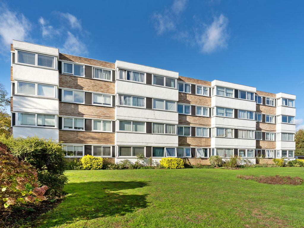 2 bed flat for sale in Queenswood Gardens, London E11 Zoopla