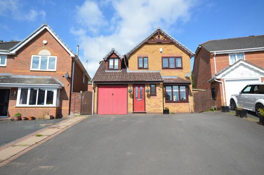 4 bed detached house for sale in Fuchsia Close, Priorslee, Telford TF2
