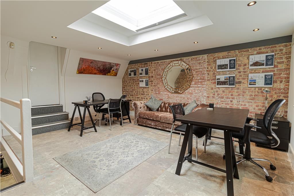 Office to let in Golders Green Road, Golders Green, London, Greater