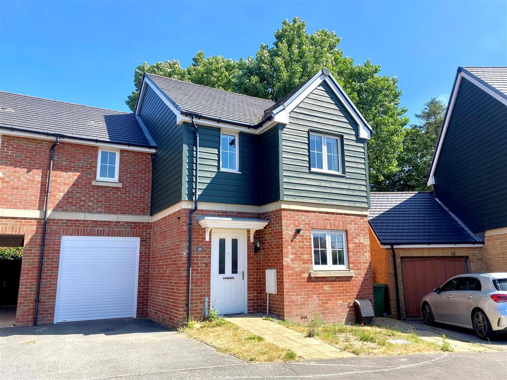 3 bed semidetached house for sale in Bedford Drive, Fareham PO14 Zoopla