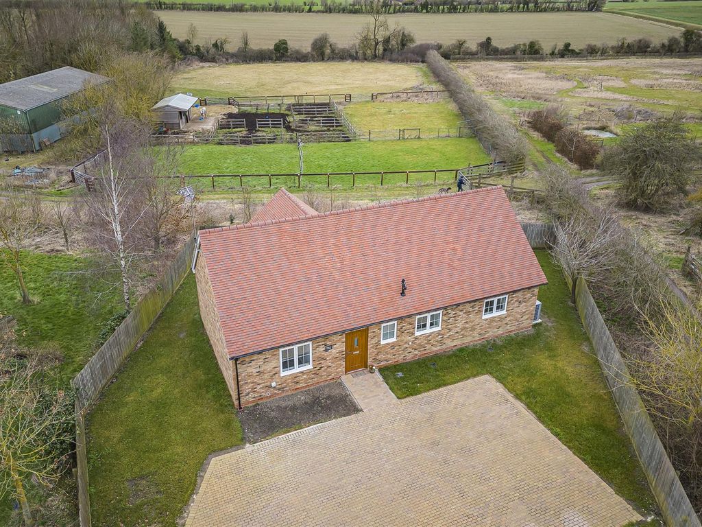 New home, 3 bed detached bungalow for sale in Streetly End, West