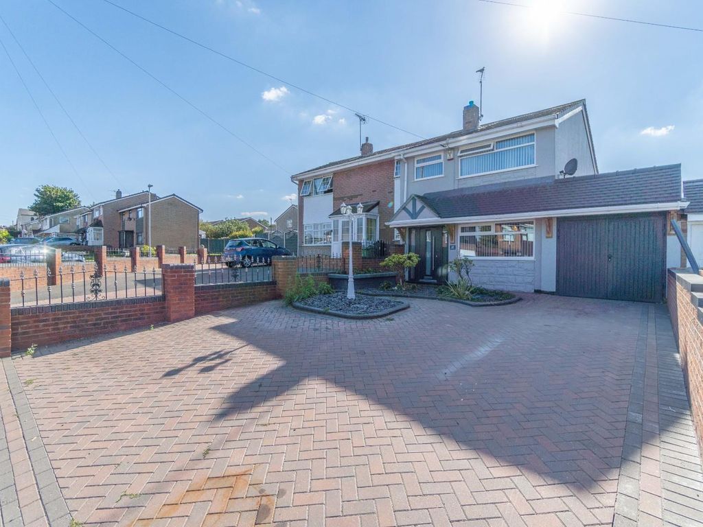 3 bed semidetached house for sale in Upper Ettingshall Road, Coseley