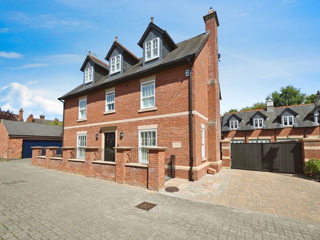 5 bed detached house for sale in Butterfield House, Willow Lane, Rugby
