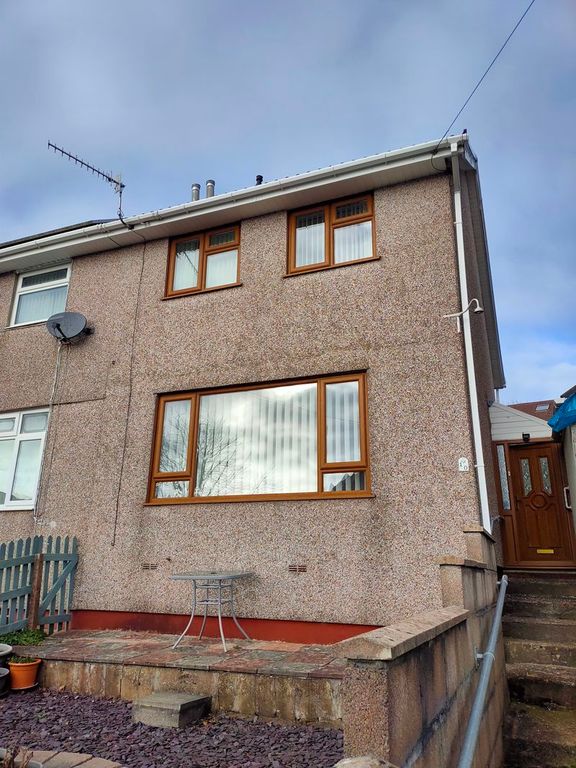 3 bed semidetached house for sale in Orchard Farm Estate, Trevethin