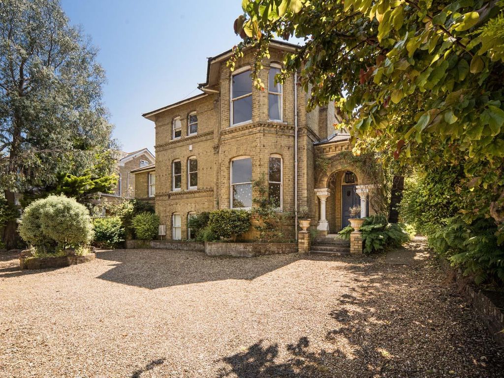 6 bed detached house for sale in Queens Road, Ryde PO33 Zoopla
