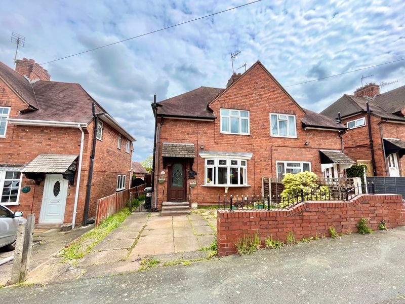 3 bed semidetached house for sale in Birch Avenue, Quarry Bank
