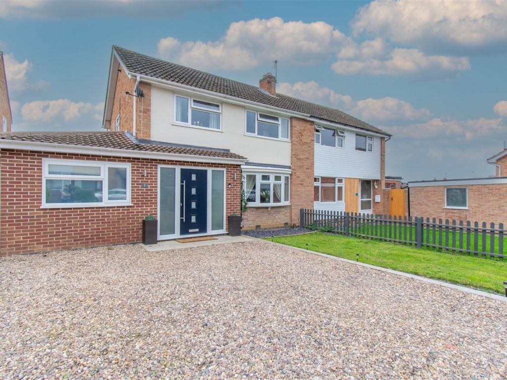 4 bed semidetached house for sale in Clipstone Close, Wigston LE18, £350,000 Zoopla