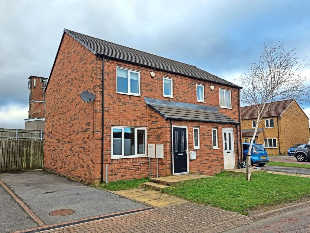 3 bed semidetached house for sale in Gayle Court, Consett DH8, £