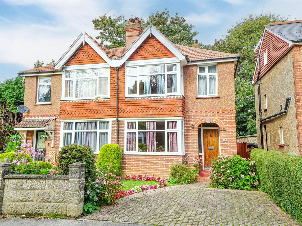 3 bed semidetached house for sale in Fearon Road, Hastings TN34, £