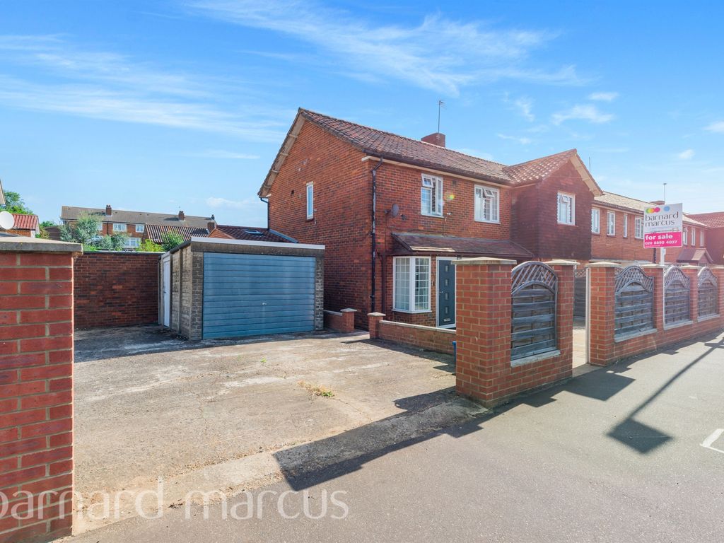 4 bed semidetached house for sale in Saxon Avenue, Feltham TW13 Zoopla