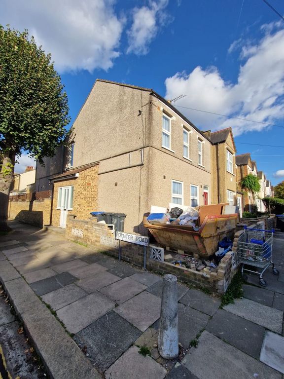 2 bed flat to rent in Leighton Road, Enfield EN1 Zoopla
