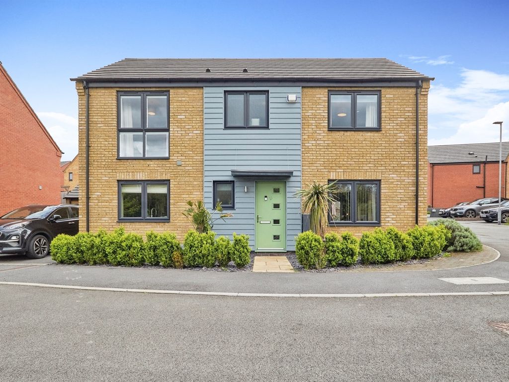 4 bed detached house for sale in Davenport Drive, Giltbrook, Nottingham