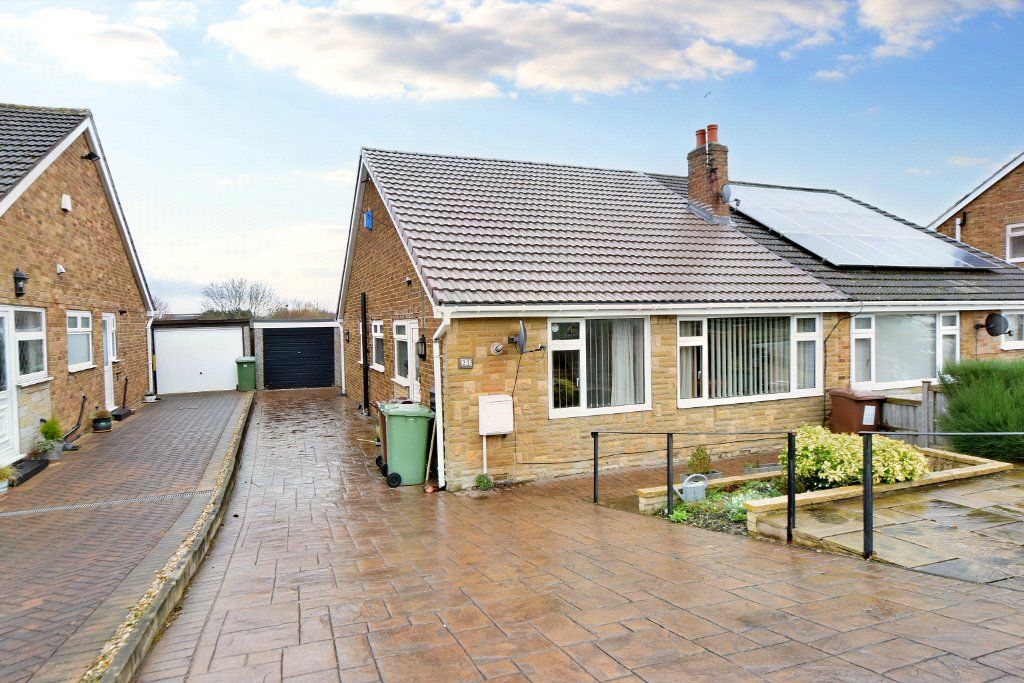 4 bed bungalow for sale in Athold Drive, Ossett, West Yorkshire WF5