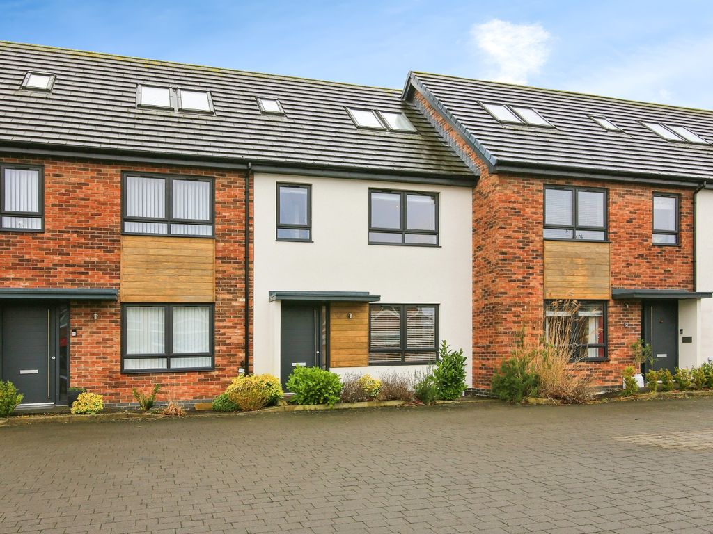 3 bed town house for sale in Grange Road, Morpeth NE61, £250,000 Zoopla