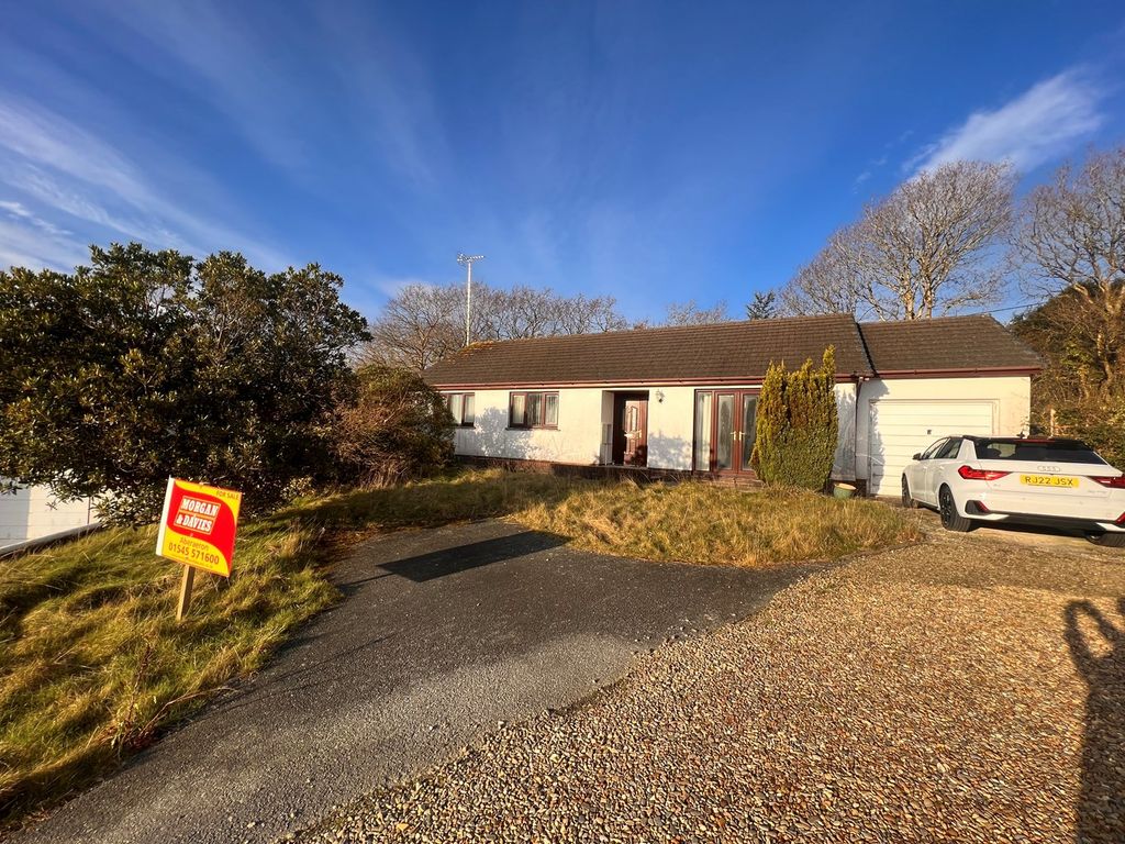 3 bed bungalow for sale in Maes Dafydd, Llanarth SA47, £225,000 Zoopla