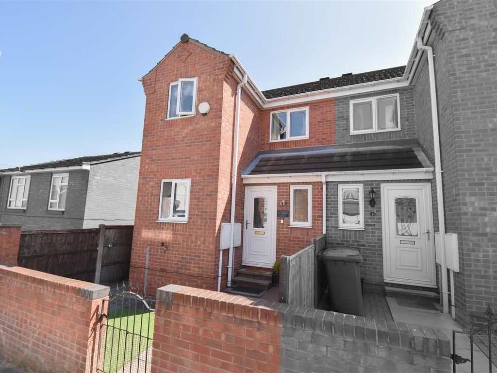 2 bed semidetached house for sale in Stamford Court, Nelson Street