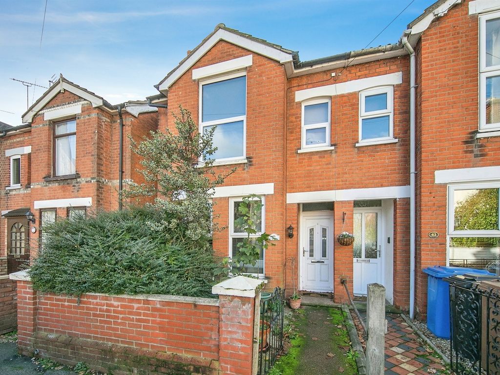 3 bed end terrace house for sale in Waterloo Road, Ipswich IP1, £