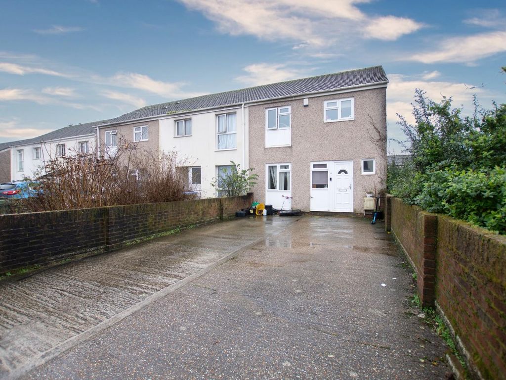 3 bed end terrace house for sale in Buchanan Road, Southampton SO16, £