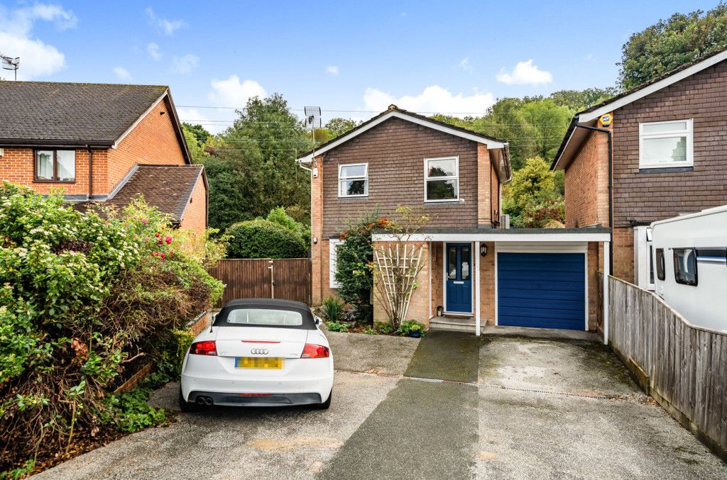 3 bed linkdetached house for sale in Dean Garden Rise, High