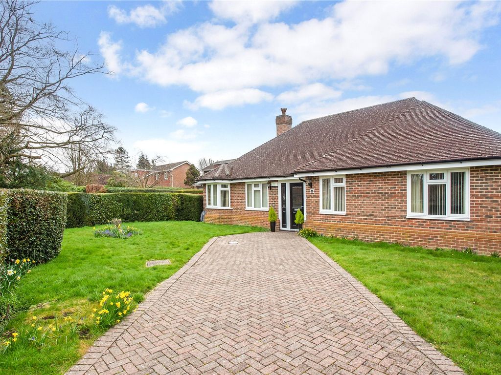 3 bed bungalow for sale in Chaldon Common Road, Chaldon, Surrey CR3