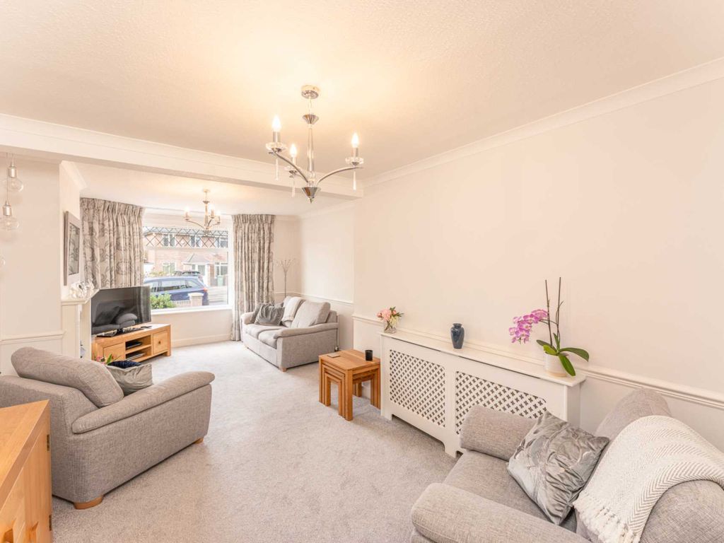 3 bed semidetached house for sale in Bullhead Road, Borehamwood WD6, £