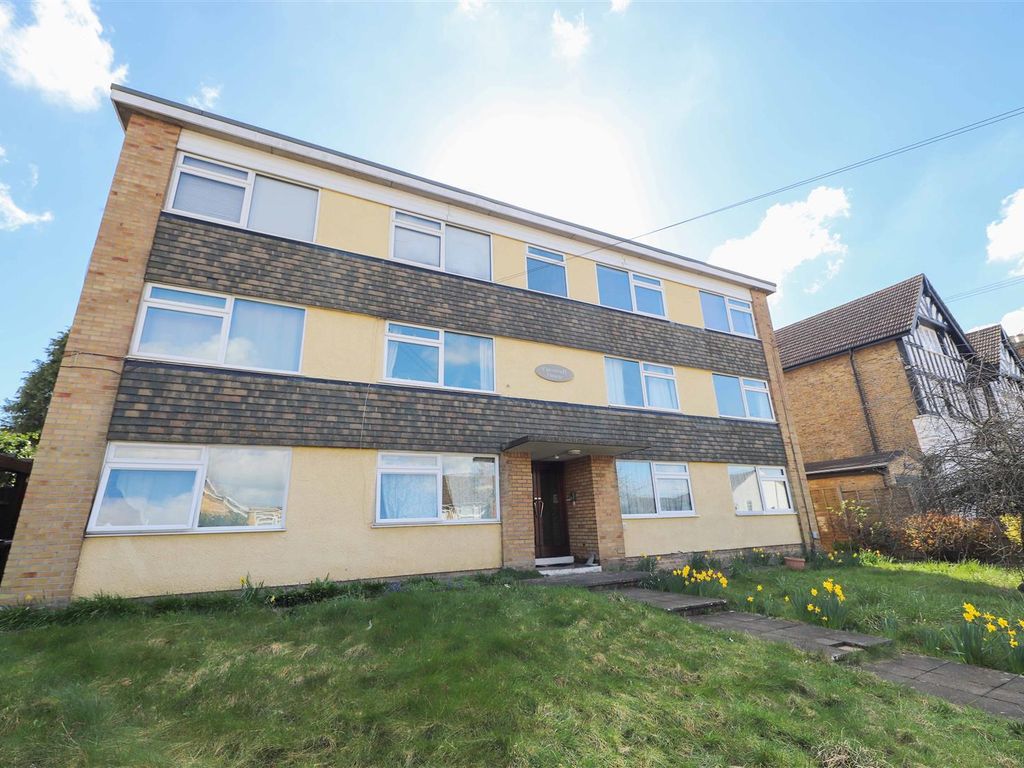 2 bed flat to rent in Cornwall Road, Uxbridge UB8, £1,650 pcm Zoopla