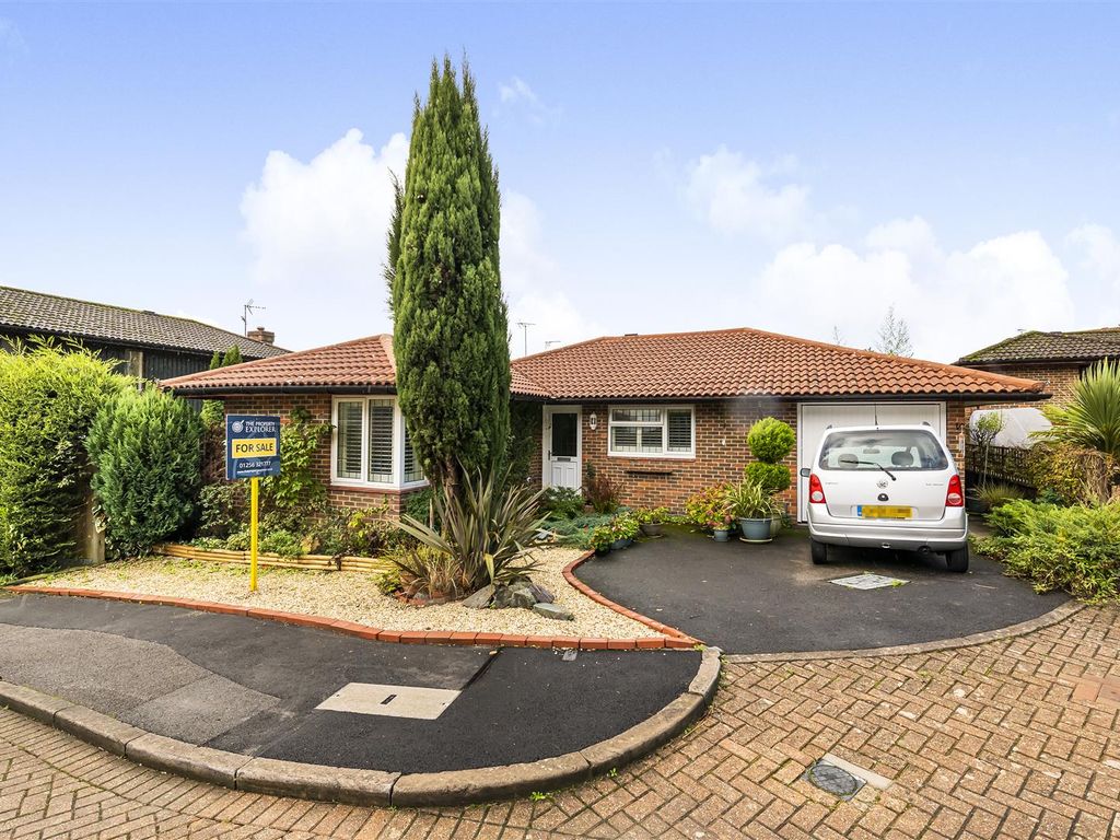 3 bed detached bungalow for sale in Brickfields Close, Lychpit