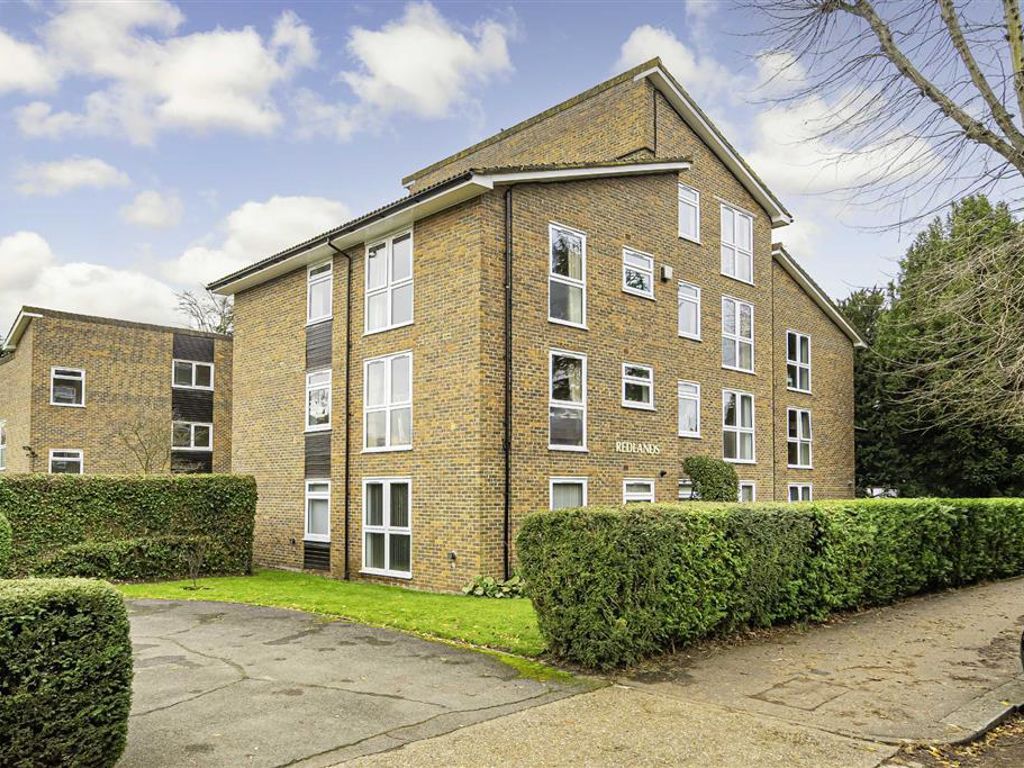 2 bed flat for sale in Cromwell Road, Teddington TW11, £419,995 Zoopla