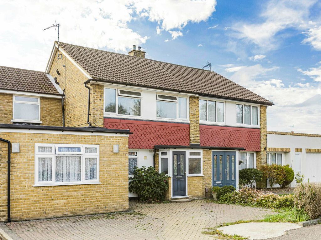 4 bed semidetached house for sale in Tiverton Road, Potters Bar EN6