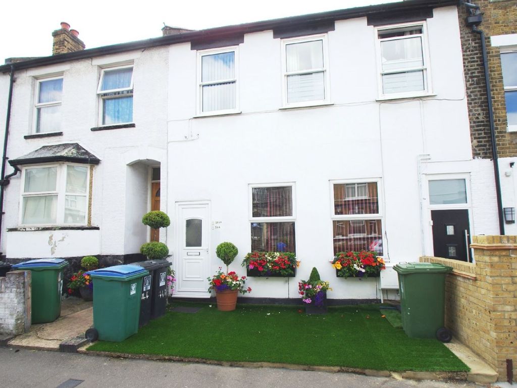 1 bed flat to rent in Queens Road, Watford WD17, £1,200 pcm Zoopla