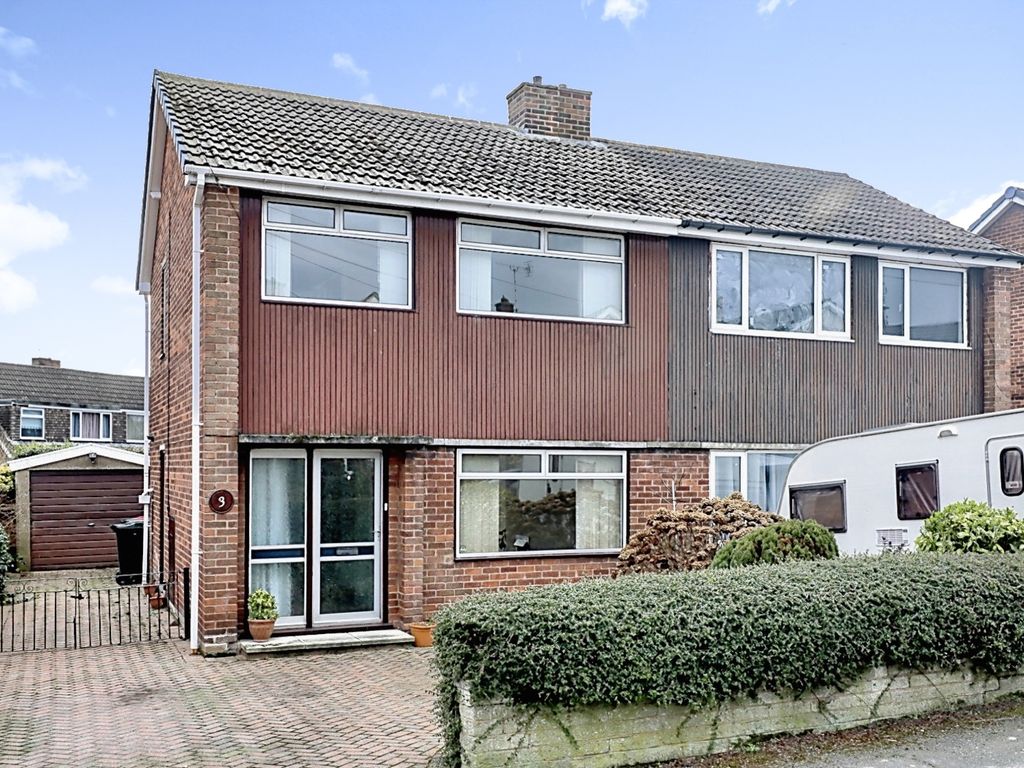 3 bed semidetached house for sale in Hoades Avenue, Woodsetts, Worksop