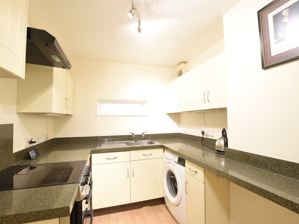 2 bed flat for sale in St. Philips Court, Sandhurst Road, Tunbridge Wells, Kent TN2, £115,000