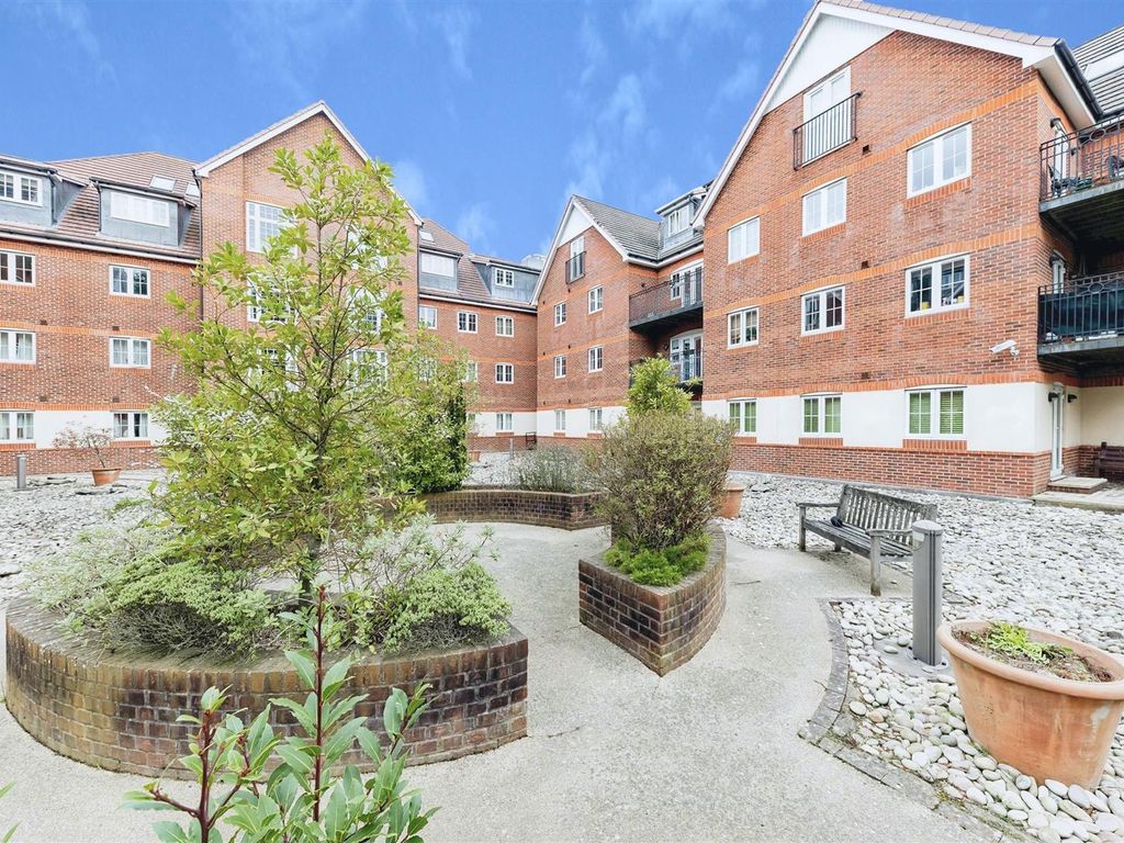 2 bed flat for sale in Dorchester Court, 283 London Road, Camberley