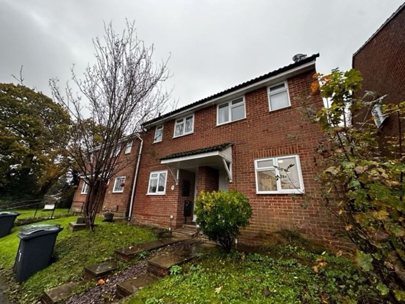 2 bed semidetached house to rent in Vine Coppice, Waterlooville PO7, £1,100 pcm Zoopla