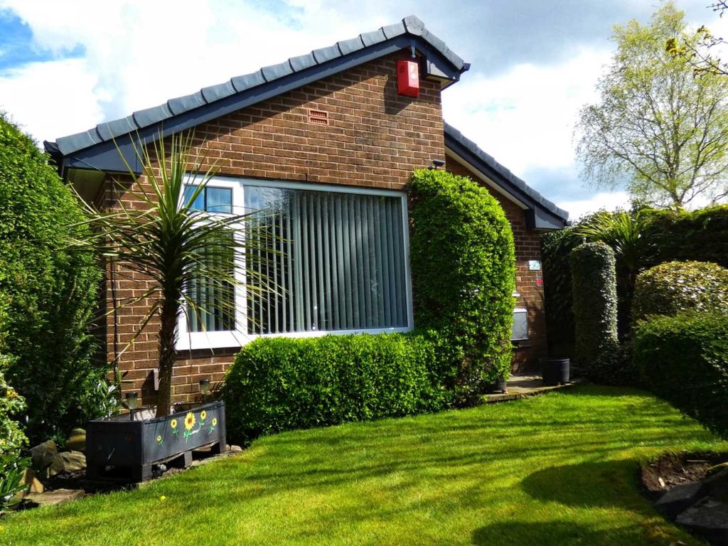 3 bed detached bungalow for sale in Glasson Walk, Chadderton OL9 Zoopla