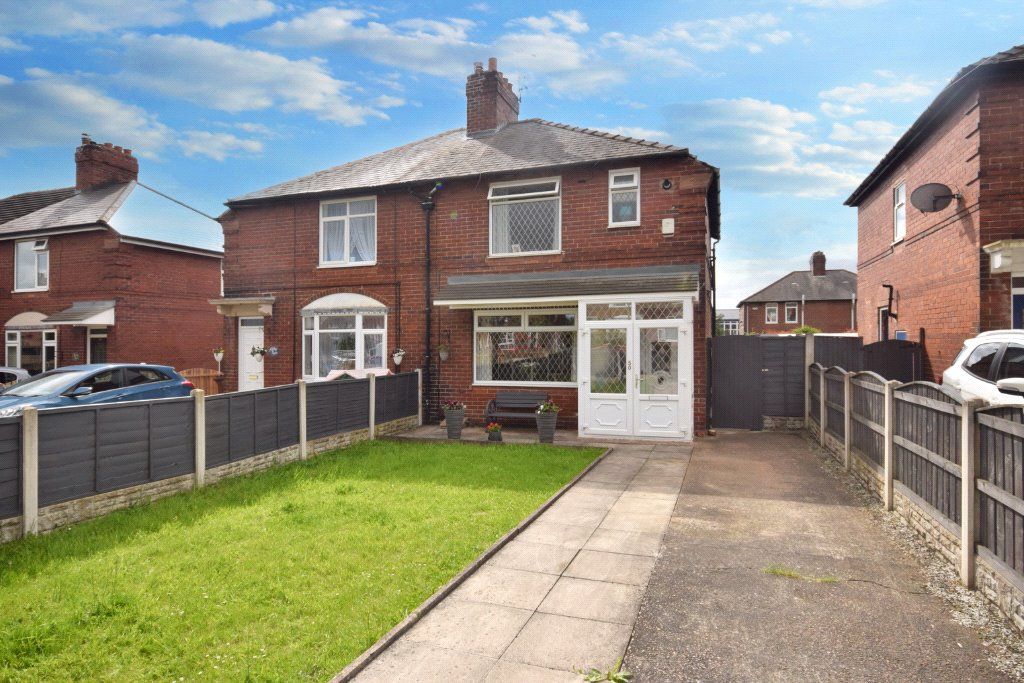 3 bed semidetached house for sale in Hanson Avenue, Normanton, West