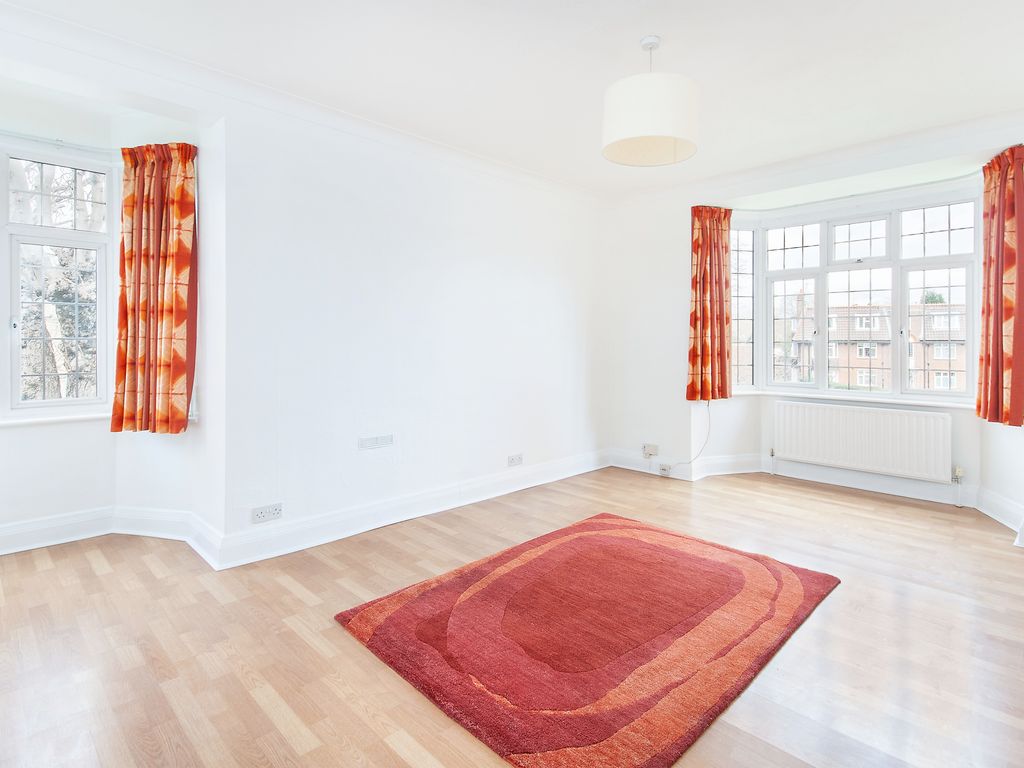 2 bed flat to rent in St Margarets Court, Twickenham TW1, £1,925 pcm