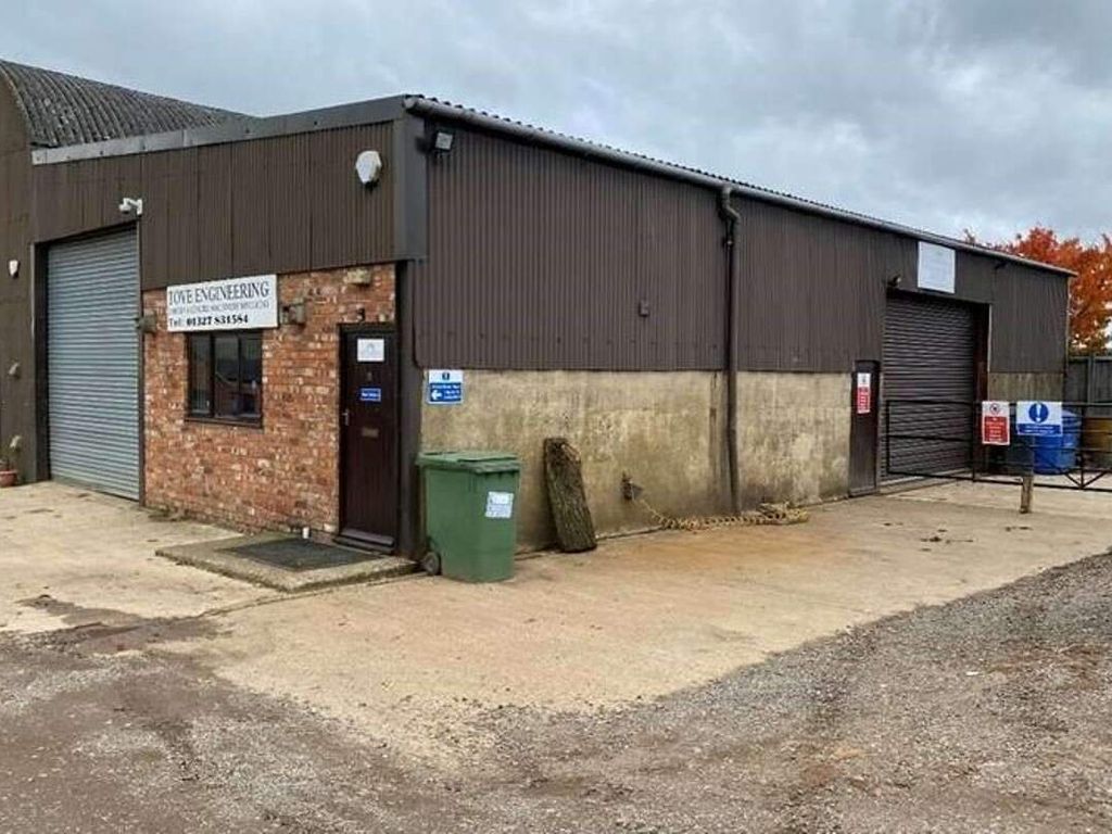 Commercial property for sale in Towcester, England, United Kingdom NN12