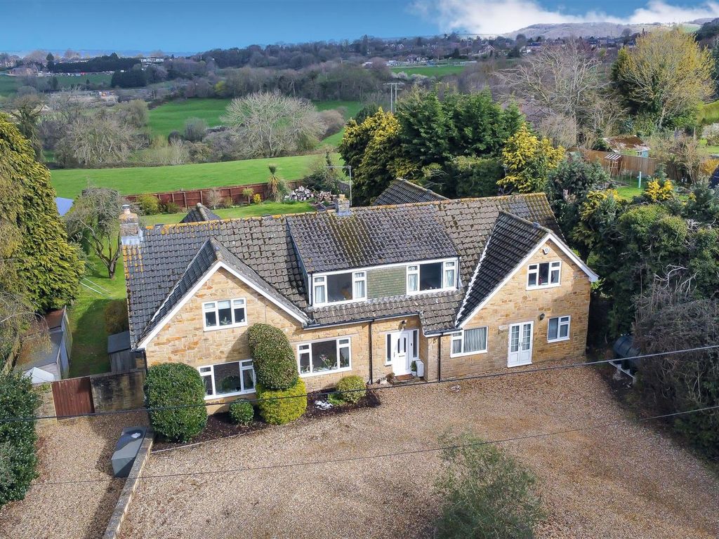 6 bed detached house for sale in Old Park, Devizes SN10 Zoopla