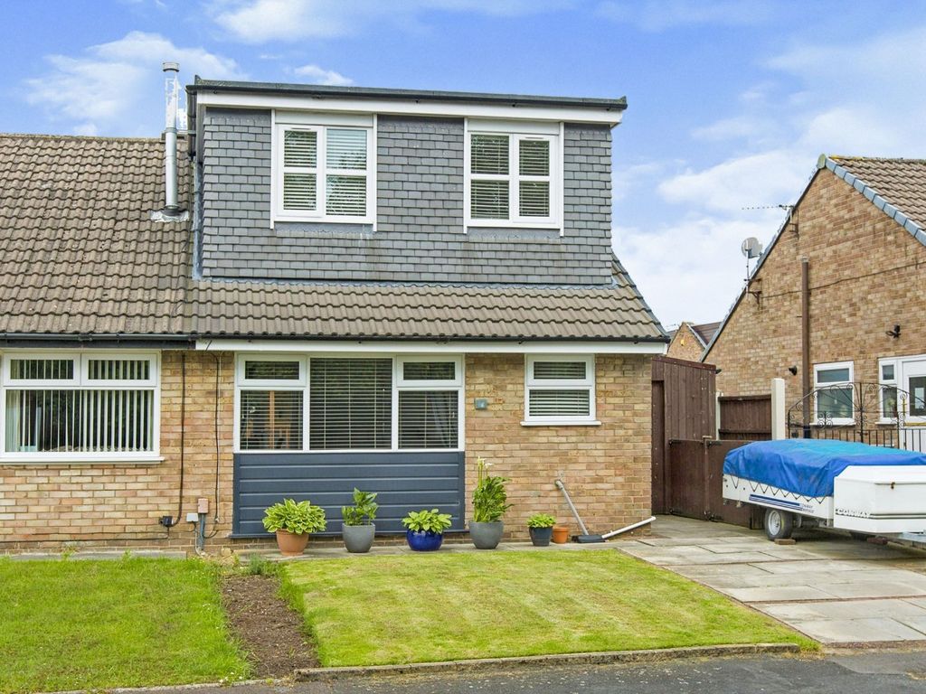 4 bed semidetached house for sale in Fotherby Place, Wigan, Greater