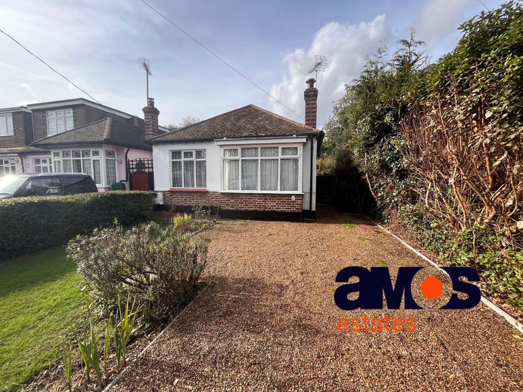 2 bed detached bungalow for sale in Hadleigh Park Avenue, Benfleet