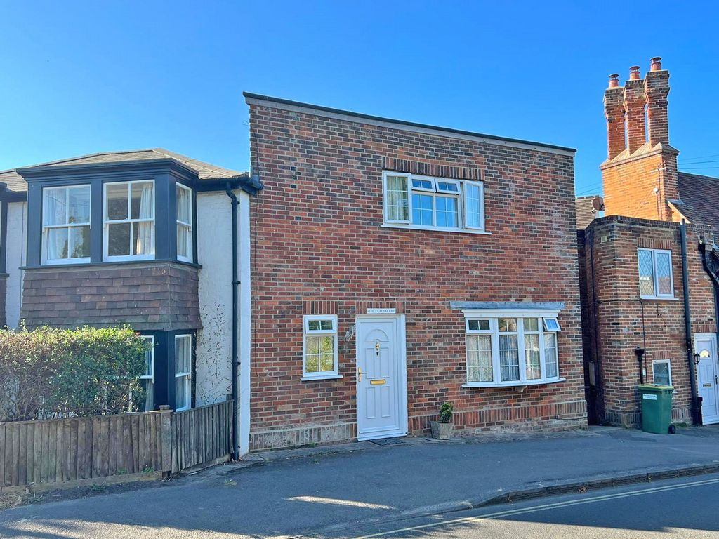 2 bed end terrace house for sale in Lymington Road, Milford On Sea