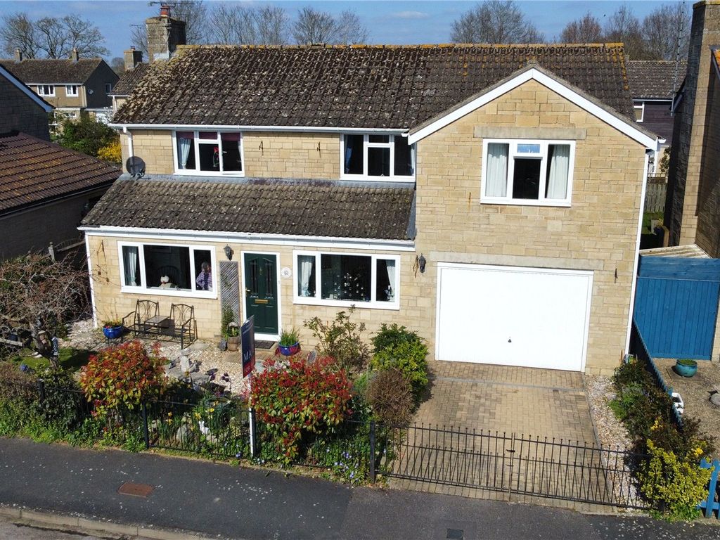 4 bed detached house for sale in Holford Crescent, Kempsford, Gloucestershire GL7 Zoopla