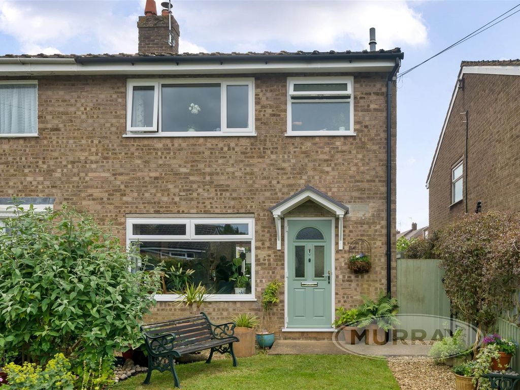 3 bed semidetached house for sale in Lammas Close, Braunston, Rutland