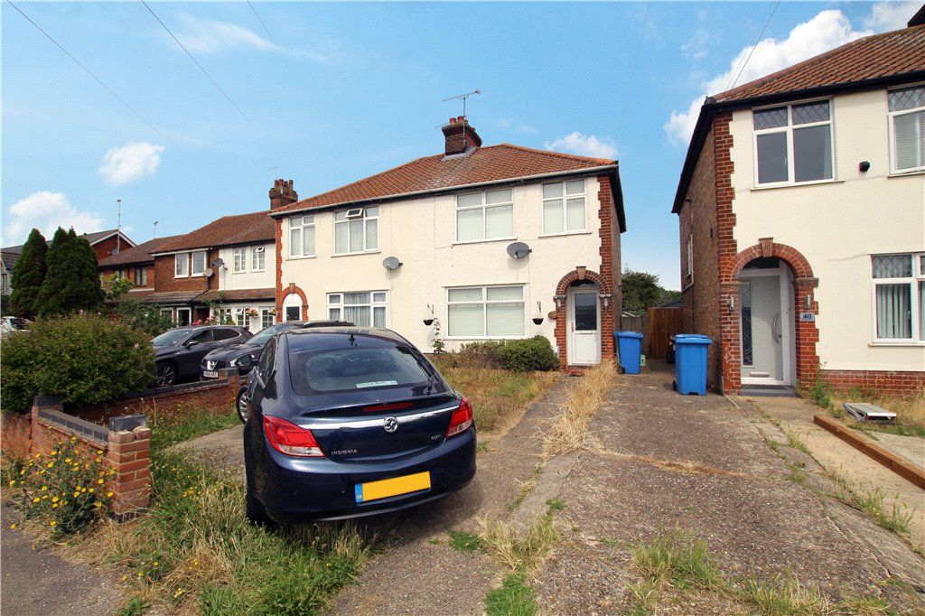 3 bed semidetached house for sale in Sproughton Road, Ipswich, Suffolk