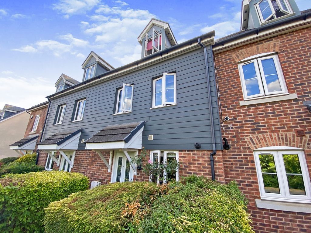 3 bed terraced house for sale in Saffron Crescent, Sawbridgeworth CM21
