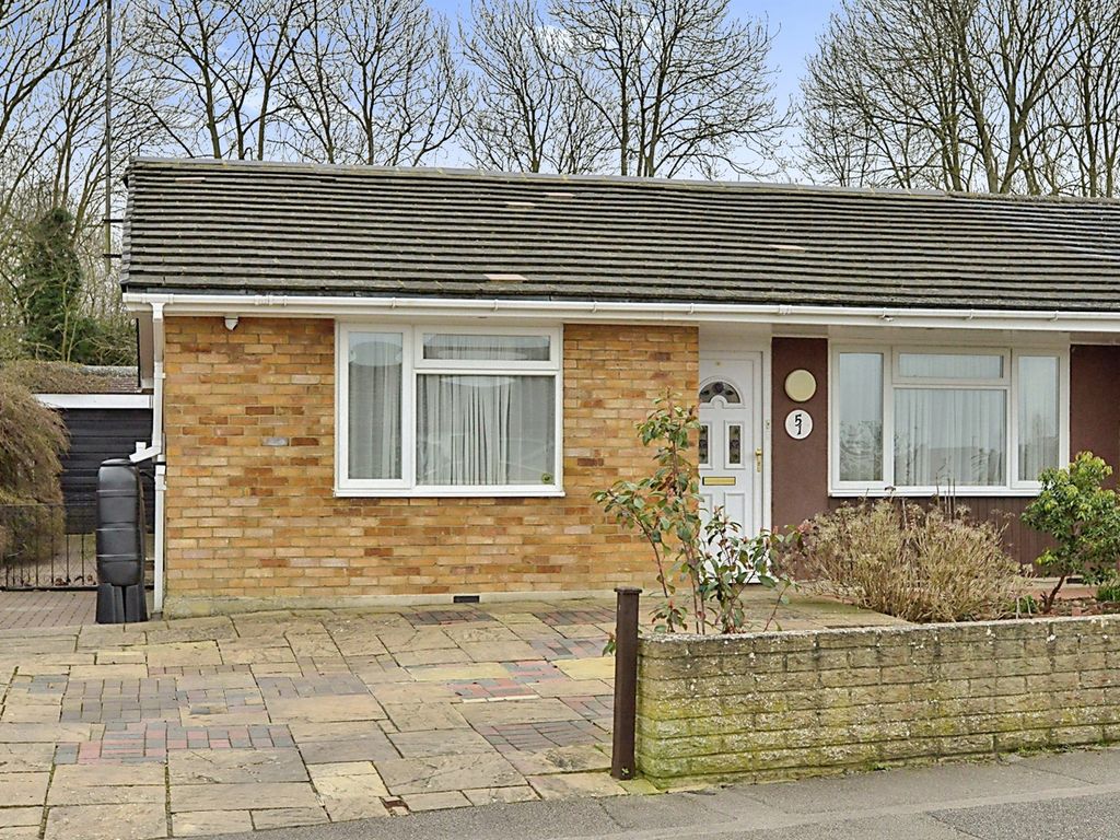 2 bed semidetached house for sale in Milford Avenue, Stony Stratford