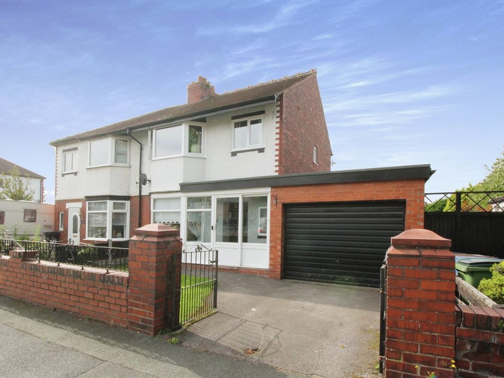 3 bed semidetached house for sale in Reddish Road, Stockport, Greater